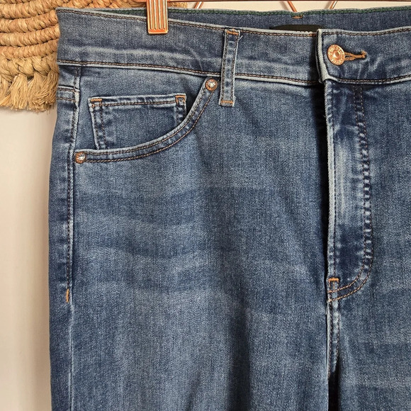 Express Curvy High Waisted Dark Wash Ripped Flare Stretch Denim Jeans Size 12 - Picture 4 of 10